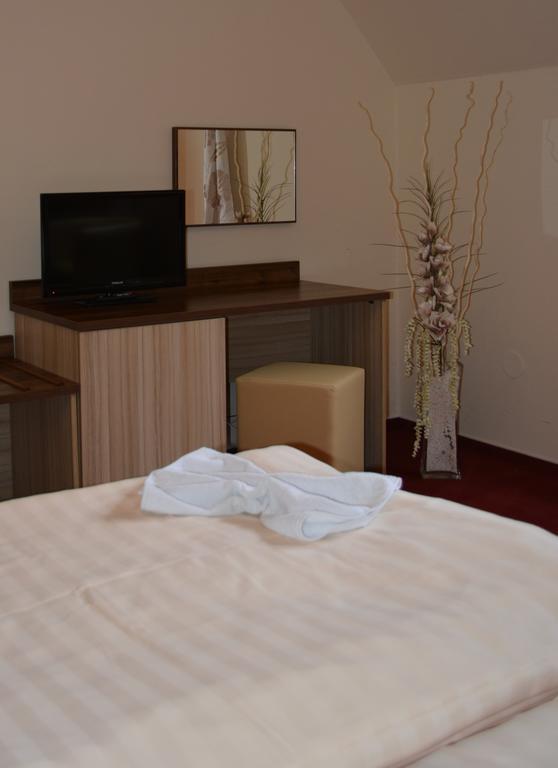 Hotel Koruna Карлштейн Номер фото