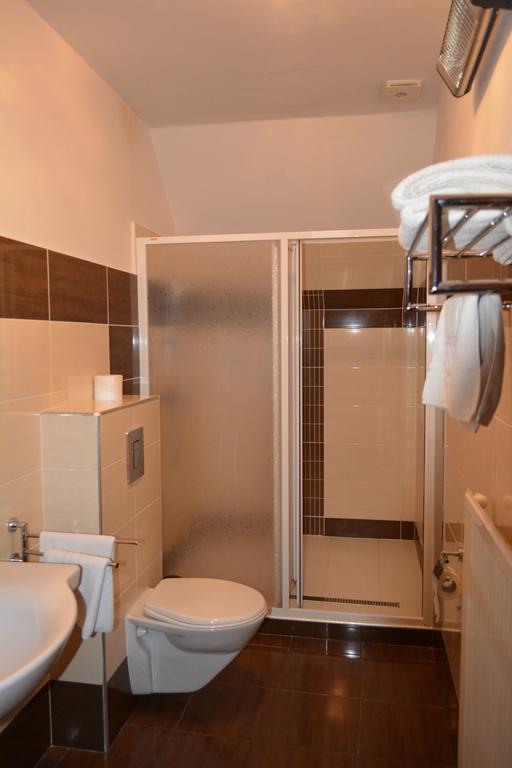 Hotel Koruna Карлштейн Номер фото