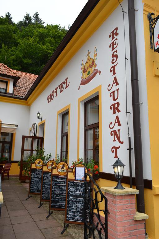 Hotel Koruna Карлштейн Экстерьер фото