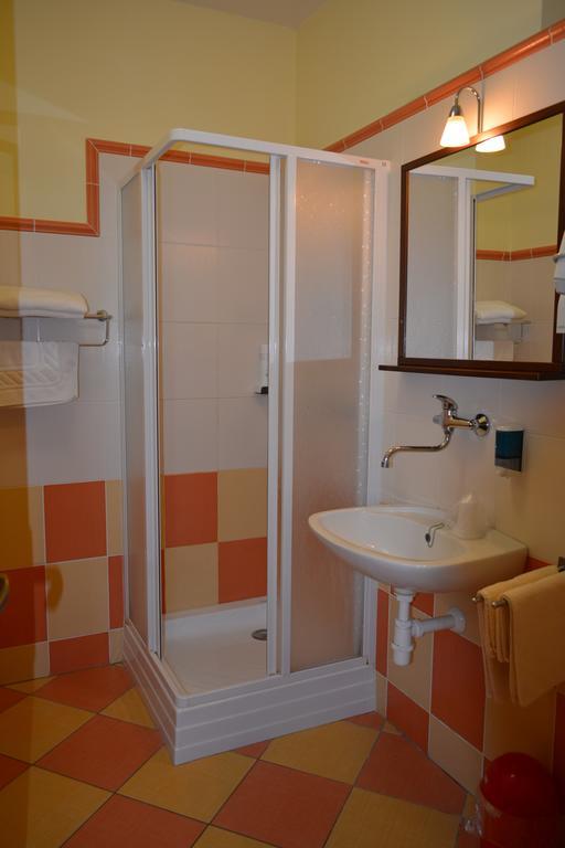Hotel Koruna Карлштейн Номер фото
